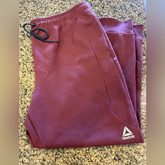 Mens REEBOK jogging pants/sweatpants. Size 2 XL NWOT - Picture 1 of 13